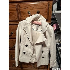 White pea coat 🧥 super cute for winter does have little stain on top